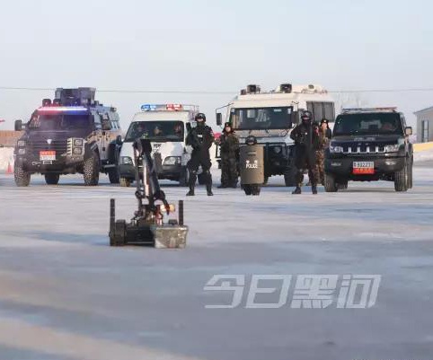 黑河反恐防爆實(shí)戰(zhàn)！看凌天排爆機(jī)器人如何在零下25&deg;迅速出擊。